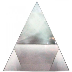 Піраміда кришталева (7 х7х7 см)