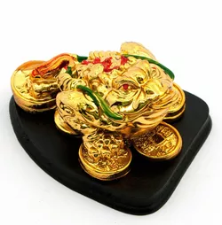 Жаба "золото" на подставке каменная крошка (8х6,5х4,5 см)