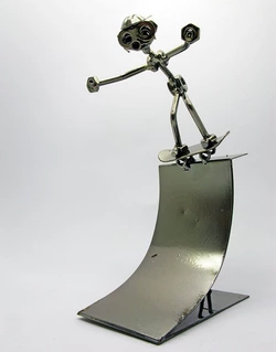 Техно-арт "Скейтбордист" метал (26х13х13 см)(Q200)