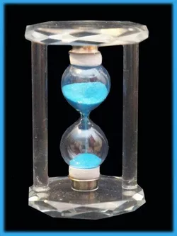 Пісочний годинник в скляному корпусі Синій пісок