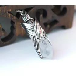 Кулон білий метал "У крилах ангела" вставка Гірський кришталь 1,2*1*4,3см.