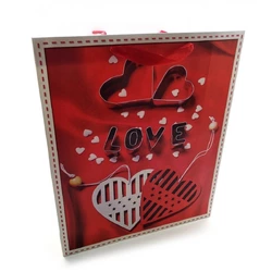 Пакет подарунковий картонний "Love" (26х32х10 см)