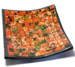 Блюдо теракотове з помаранчевою мозаїкою