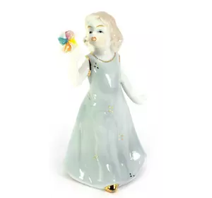 Дівчинка з іграшкою фарфор (12х7,5х5,5 см)