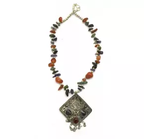 Ожерелье с каменьями агата и кулоном "Ромб"
