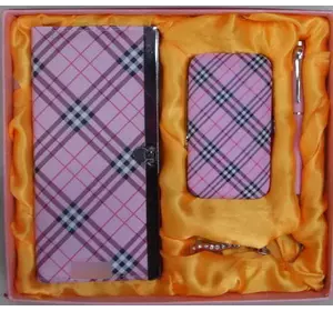 Набір подарунковий "Шотландка" Ручка+маник.набір+гаманець+брів розов